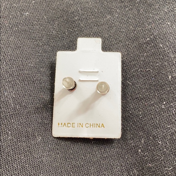 Black/Sliver earrings - Picture 2 of 2